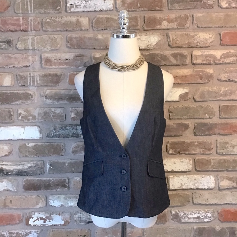 New York & Company Women's Denim Chambray 3 Button Vest 8 NEW - Picture 2 of 9